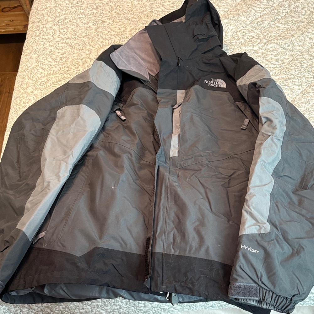 The North Face Men's Black and Gray Ski Jacket